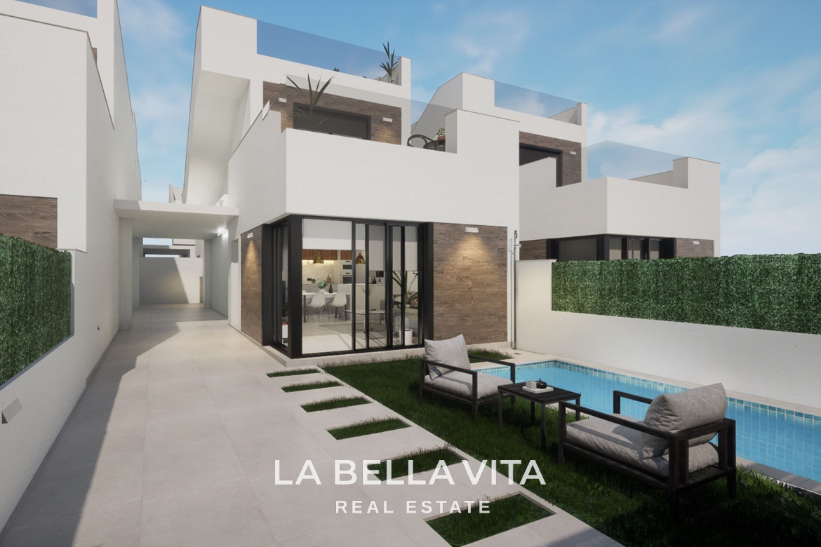 Cheap Villa for Sale in Los Alcázares – Private Pool, Rooftop Solarium & Modern Design Near the Beach