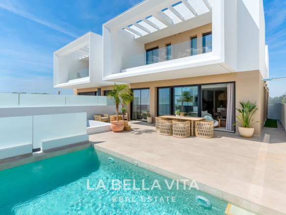 Modern New Build Properties with Pool and Basement for Sale in Dolores, Alicante