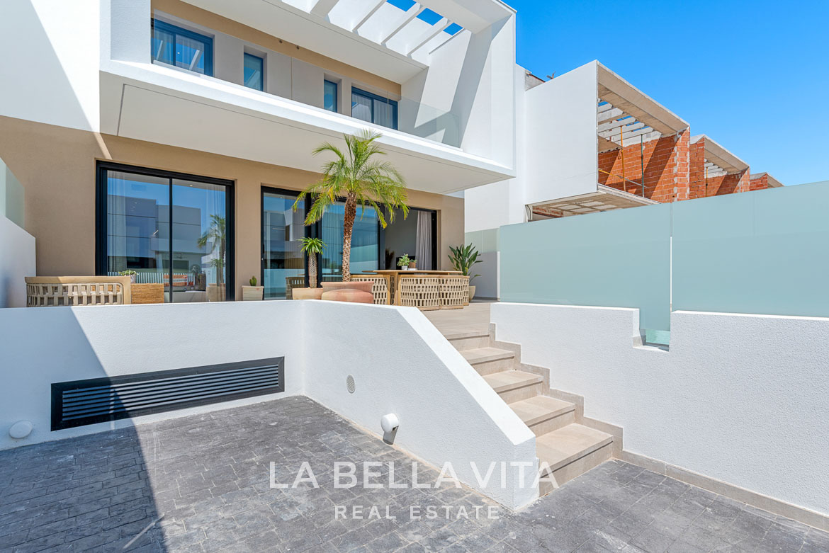 Modern New Build Properties with Pool and Basement for Sale in Dolores, Alicante