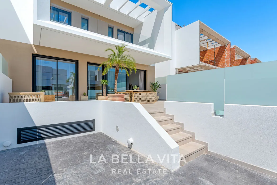 Modern New Build Properties with Pool and Basement for Sale in Dolores, Alicante