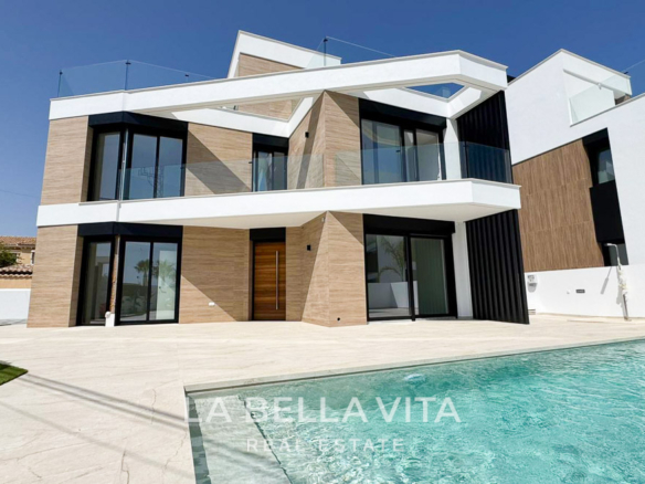 New Build Key Ready Villa with private pool for sale in Aguas Nuevas, Torrevieja