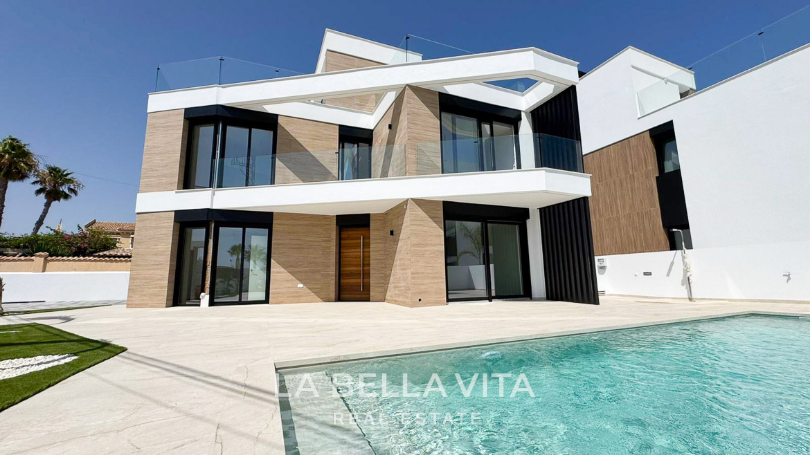 New Build Key Ready Villa with private pool for sale in Aguas Nuevas, Torrevieja