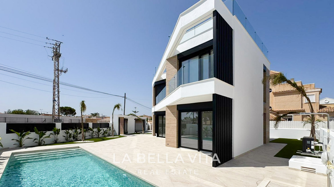New Build Key Ready Villa with private pool for sale in Aguas Nuevas, Torrevieja
