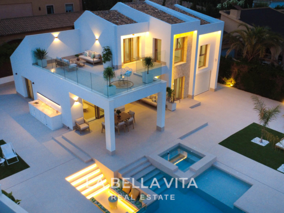 New Build Villa for sale in Campoamor, Orihuela Costa — Luxury Living Just 800 m from the Beach, with private pool and garage