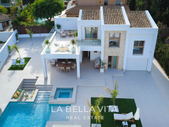 New Build Villa for sale in Campoamor, Orihuela Costa — Luxury Living Just 800 m from the Beach, with private pool and garage