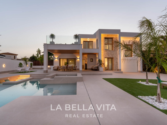 New Build Villa for sale in Campoamor, Orihuela Costa — Luxury Living Just 800 m from the Beach, with private pool and garage