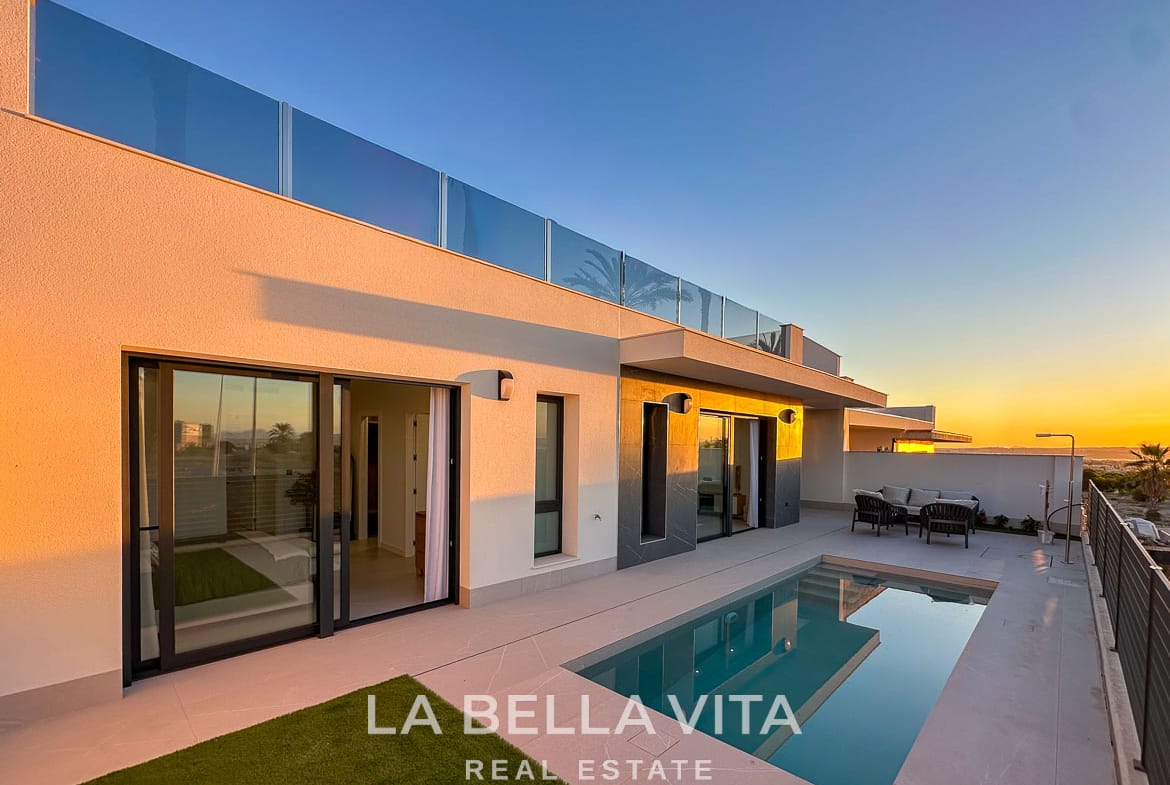 New Build Villas with Private Pool and Basement for sale n Torrevieja