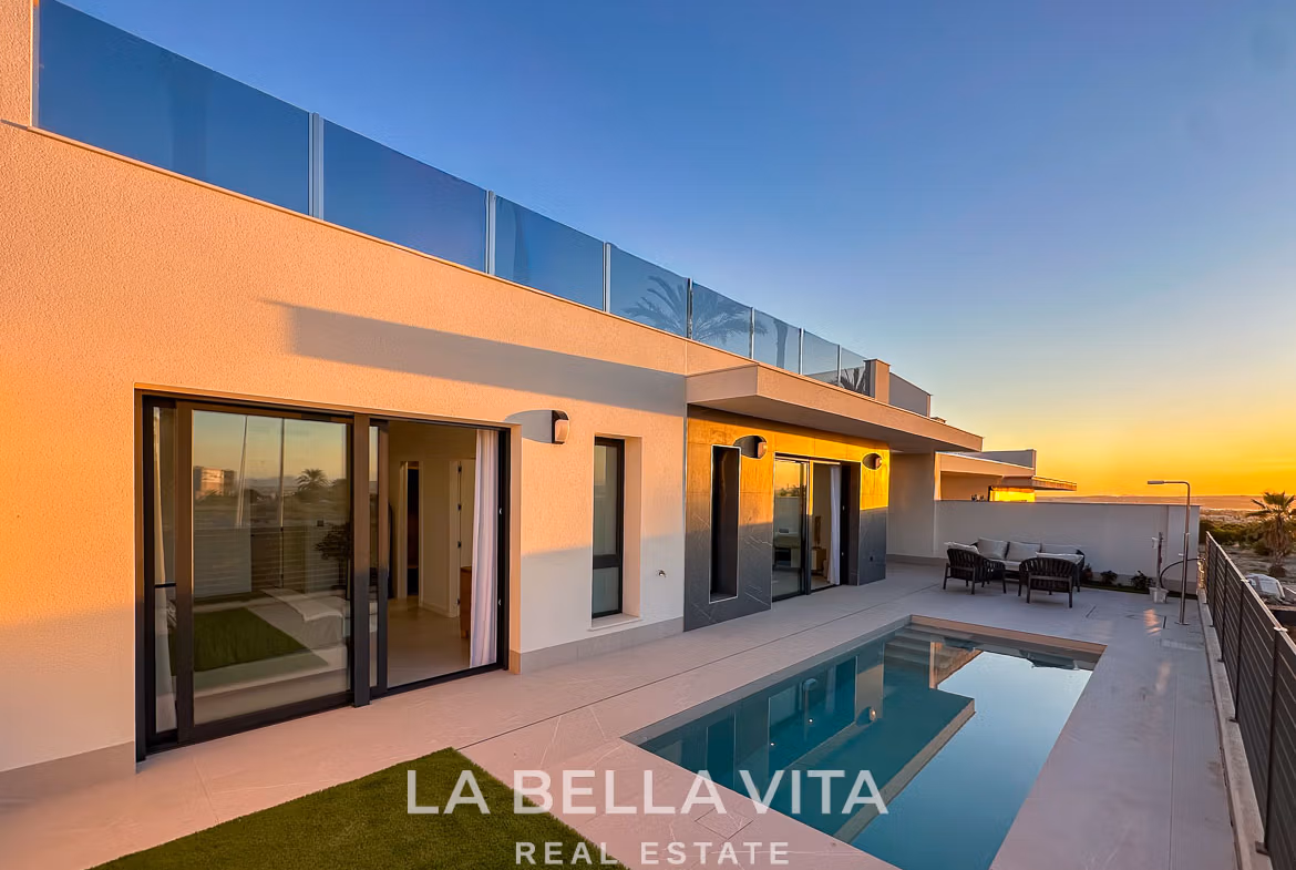 New Build Villas with Private Pool and Basement for sale n Torrevieja