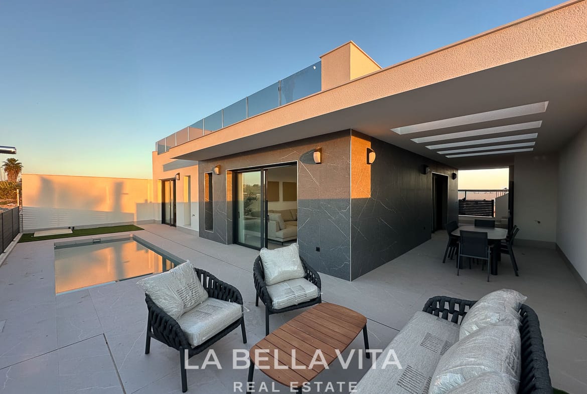 New Build Villas with Private Pool and Basement for sale n Torrevieja