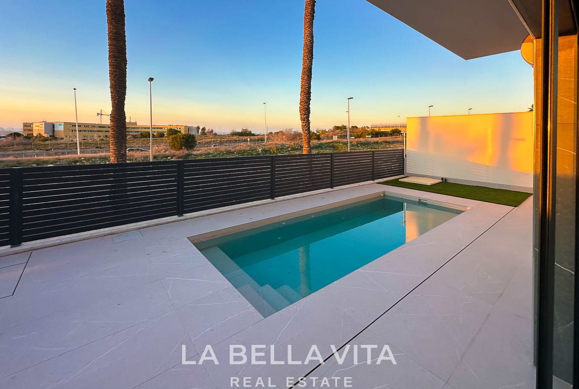 New Build Villas with Private Pool and Basement for sale n Torrevieja