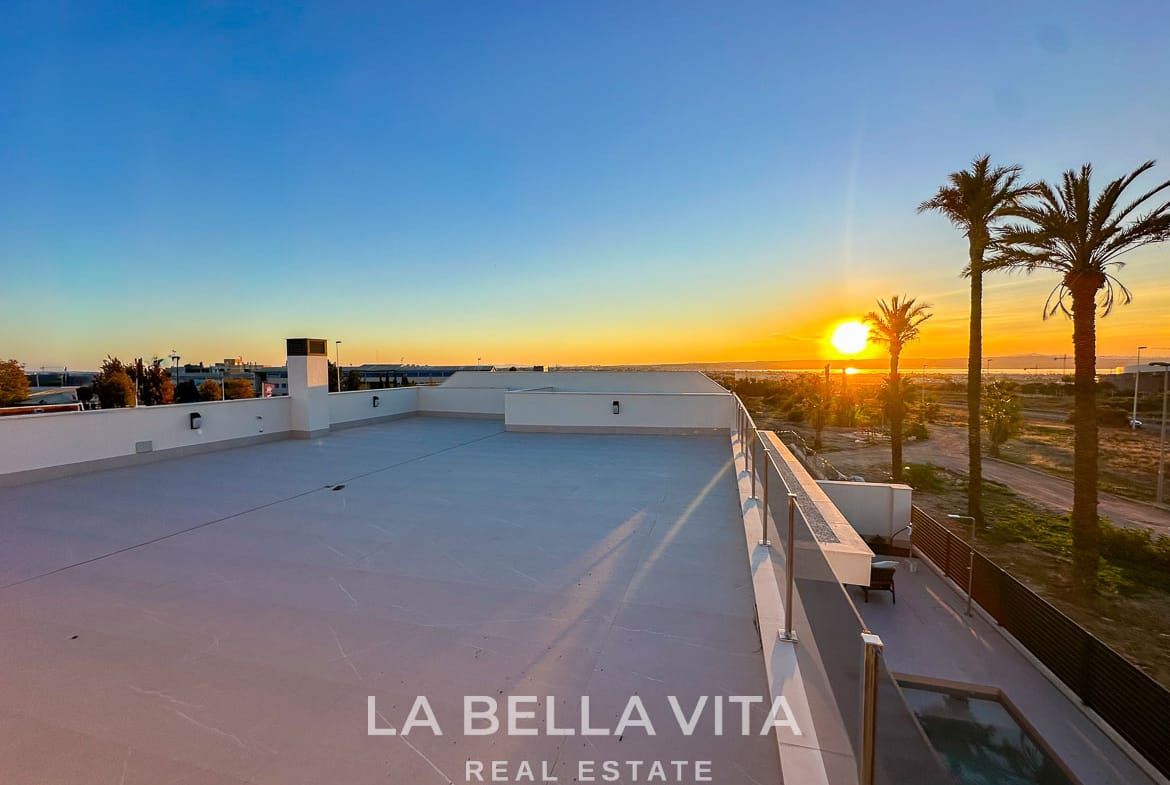 New Build Villas with Private Pool and Basement for sale n Torrevieja