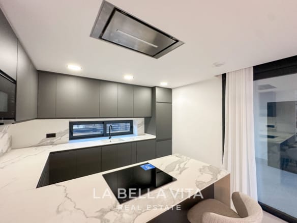 New Build Villas with Private Pool and Basement for sale n Torrevieja