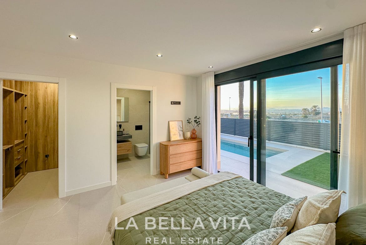 New Build Villas with Private Pool and Basement for sale n Torrevieja