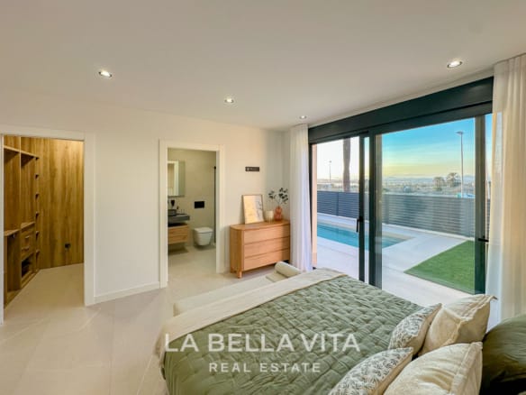 New Build Villas with Private Pool and Basement for sale n Torrevieja