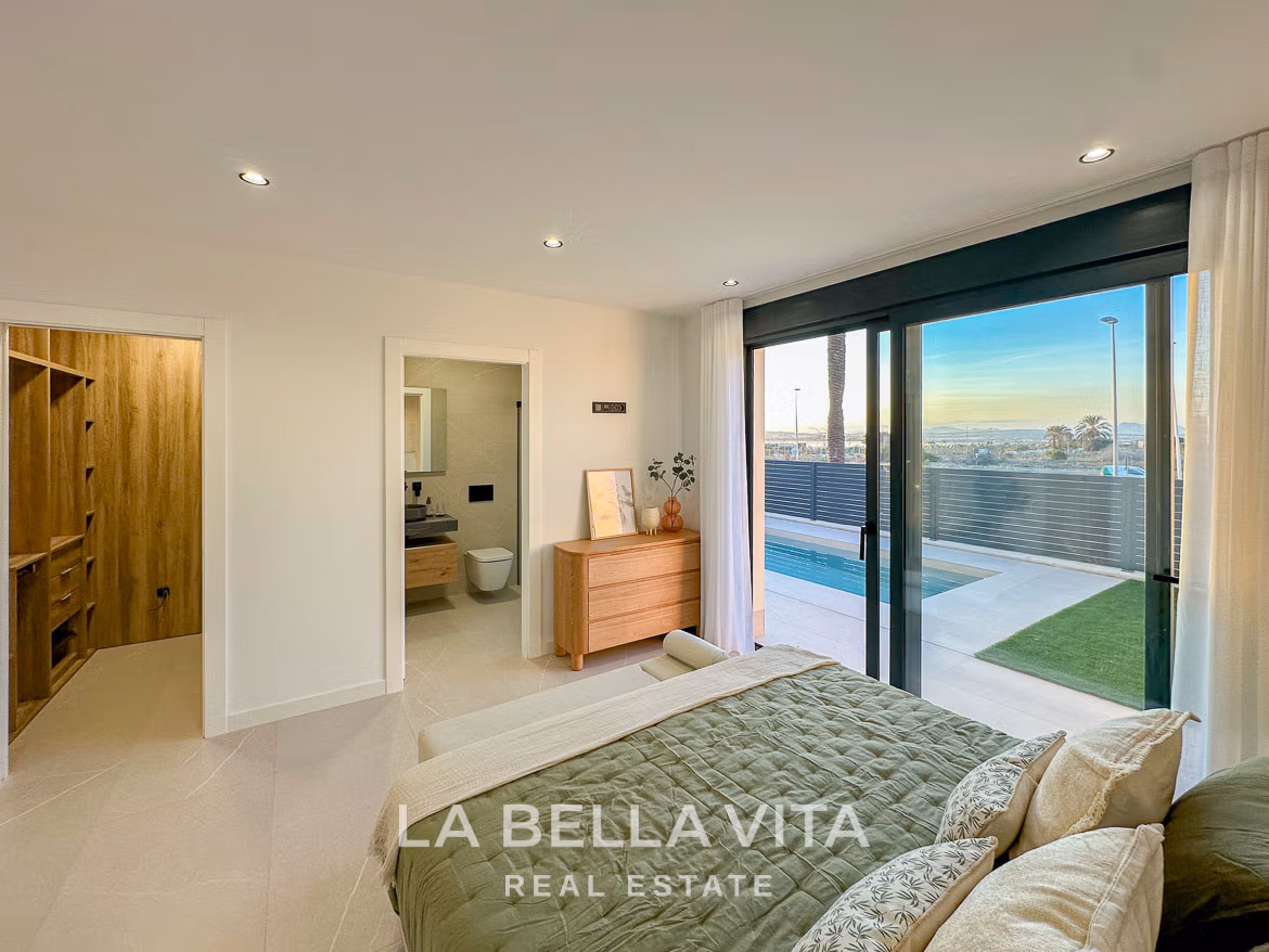 New Build Villas with Private Pool and Basement for sale n Torrevieja