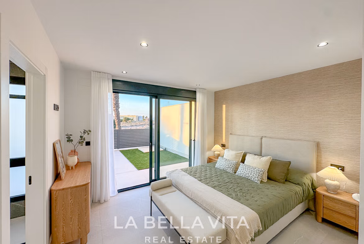 New Build Villas with Private Pool and Basement for sale n Torrevieja