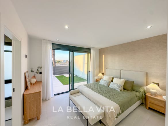 New Build Villas with Private Pool and Basement for sale n Torrevieja