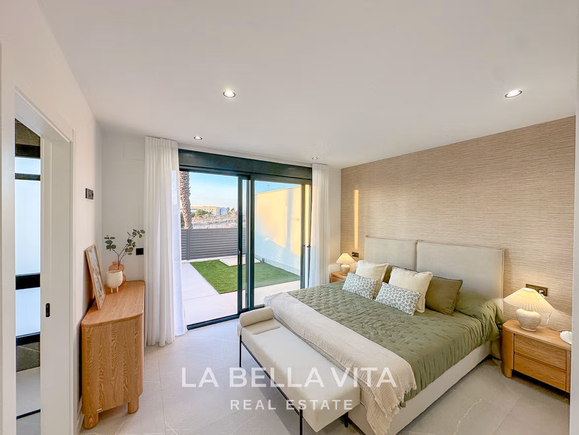 New Build Villas with Private Pool and Basement for sale n Torrevieja
