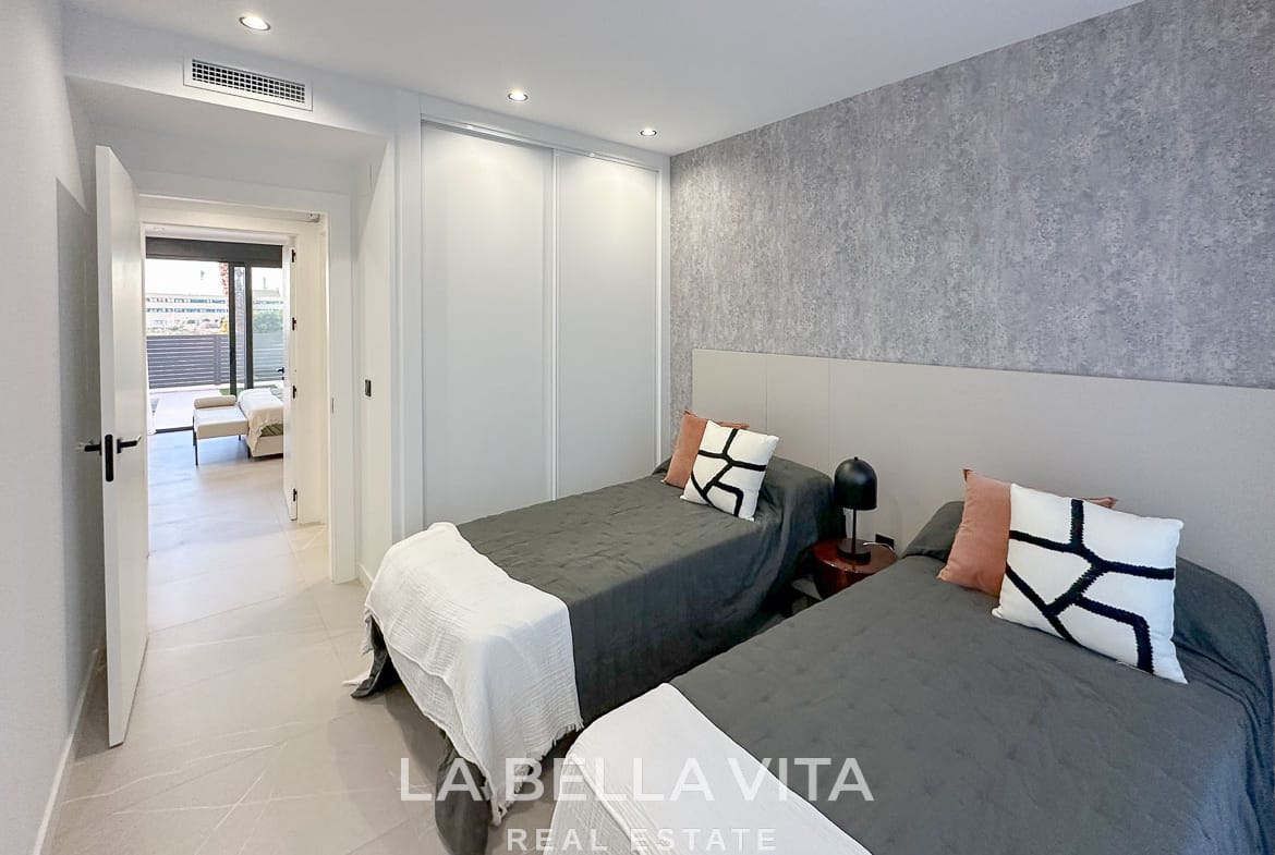 New Build Villas with Private Pool and Basement for sale n Torrevieja