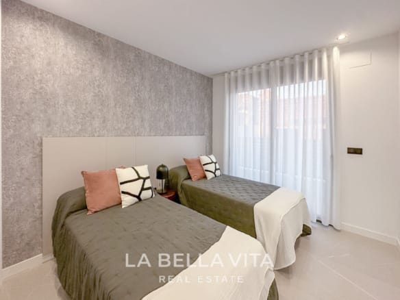 New Build Villas with Private Pool and Basement for sale n Torrevieja