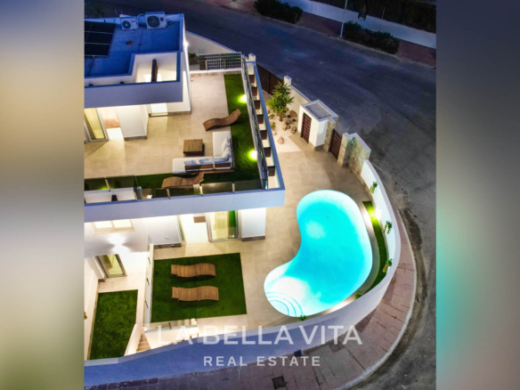 Modern corner Villa with private pool for sale in La Marquesa Golf, Ciudad Quesada, Alicante