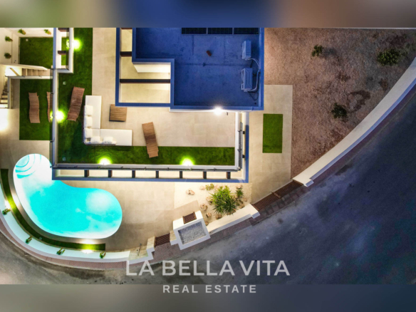 Modern corner Villa with private pool for sale in La Marquesa Golf, Ciudad Quesada, Alicante