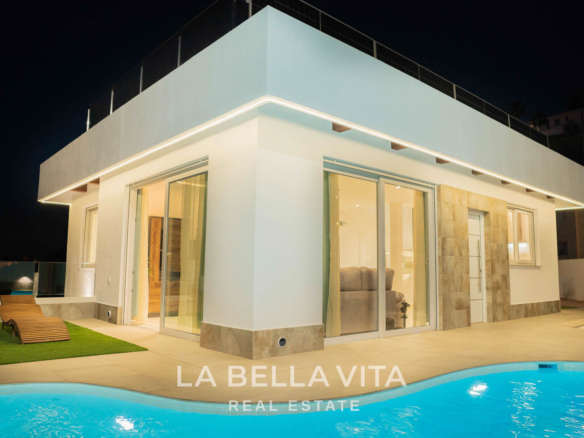 Modern corner Villa with private pool for sale in La Marquesa Golf, Ciudad Quesada, Alicante