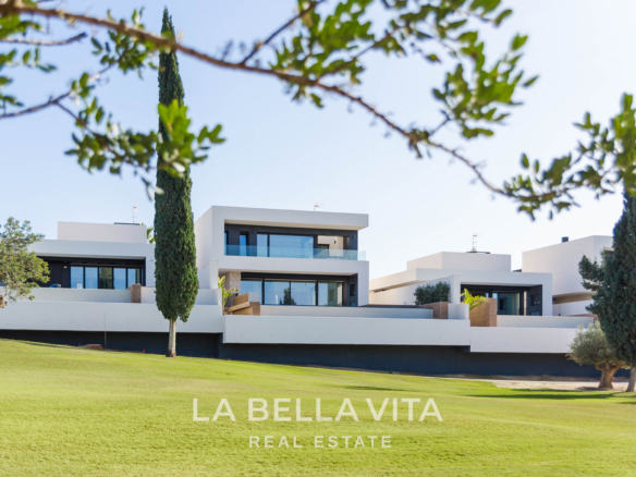 New Build Luxury Frontline Golf Villa for sale La Finca Golf, Algorfa – Private Pool, Underground Garage