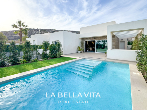 New Build Luxury Villa with Basement for Sale in La Finca Golf, Algorfa