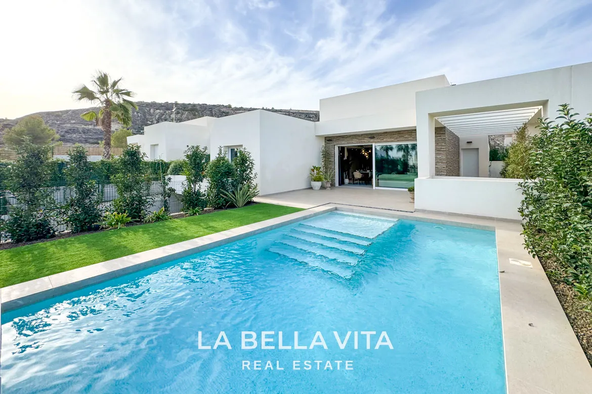 New Build Luxury Villa with private pool for sale in La Finca Golf, Algorfa