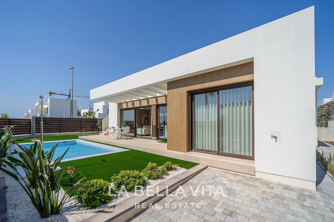 New Build Single Storey Villas with private pools for sale in Vistabella Golf