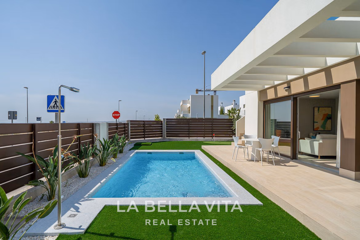 New Build Single Storey Villas with private pools for sale in Vistabella Golf