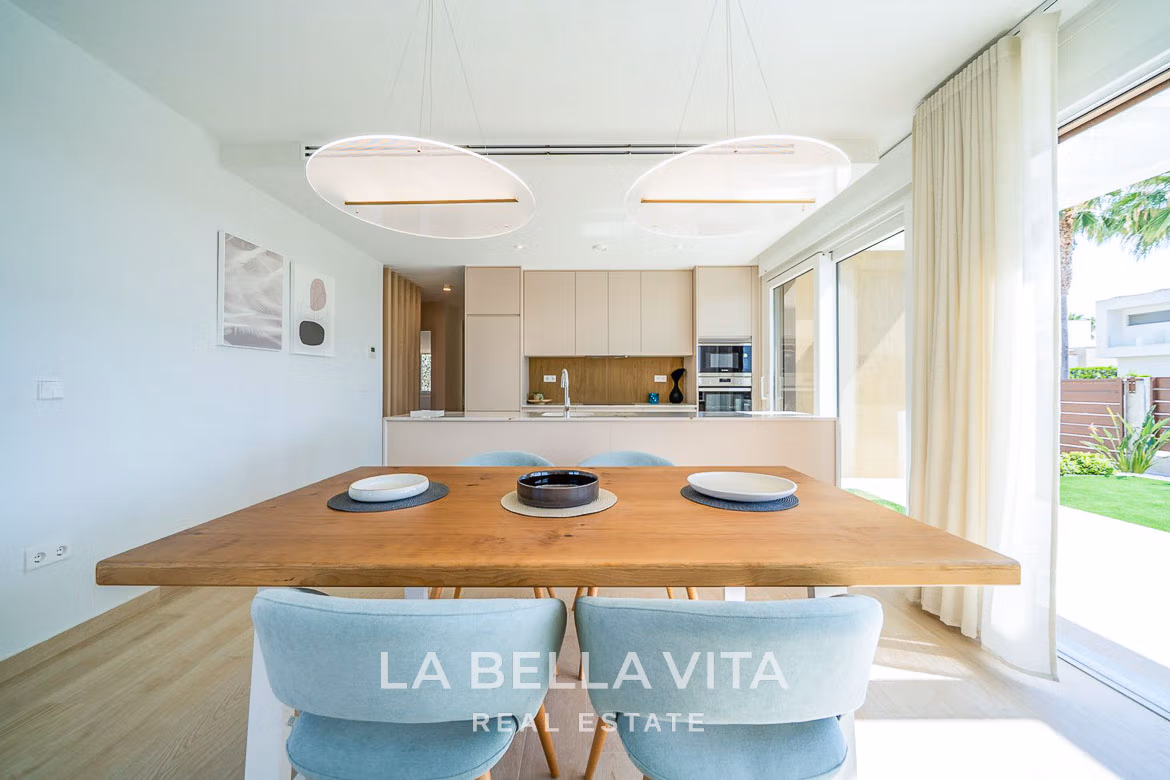 New Build Single Storey Villas with private pools for sale in Vistabella Golf