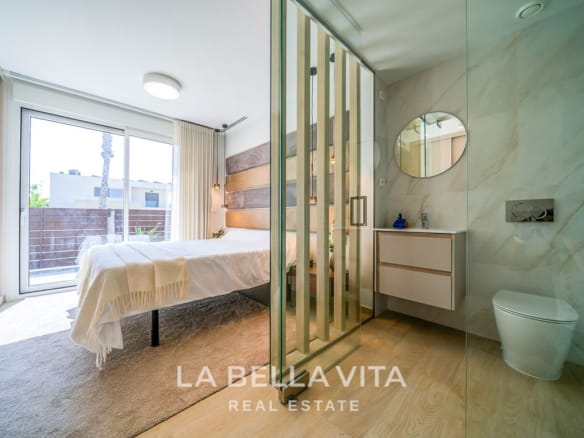 New Build Single Storey Villas with private pools for sale in Vistabella Golf