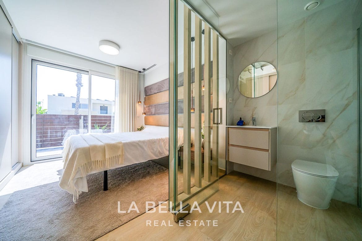 New Build Single Storey Villas with private pools for sale in Vistabella Golf