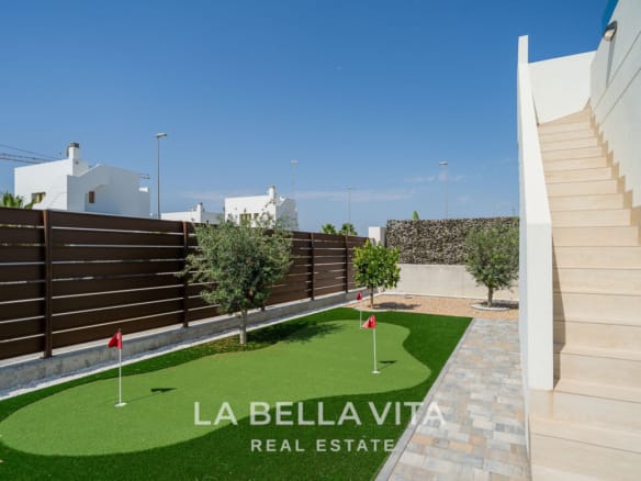 New Build Single Storey Villas with private pools for sale in Vistabella Golf