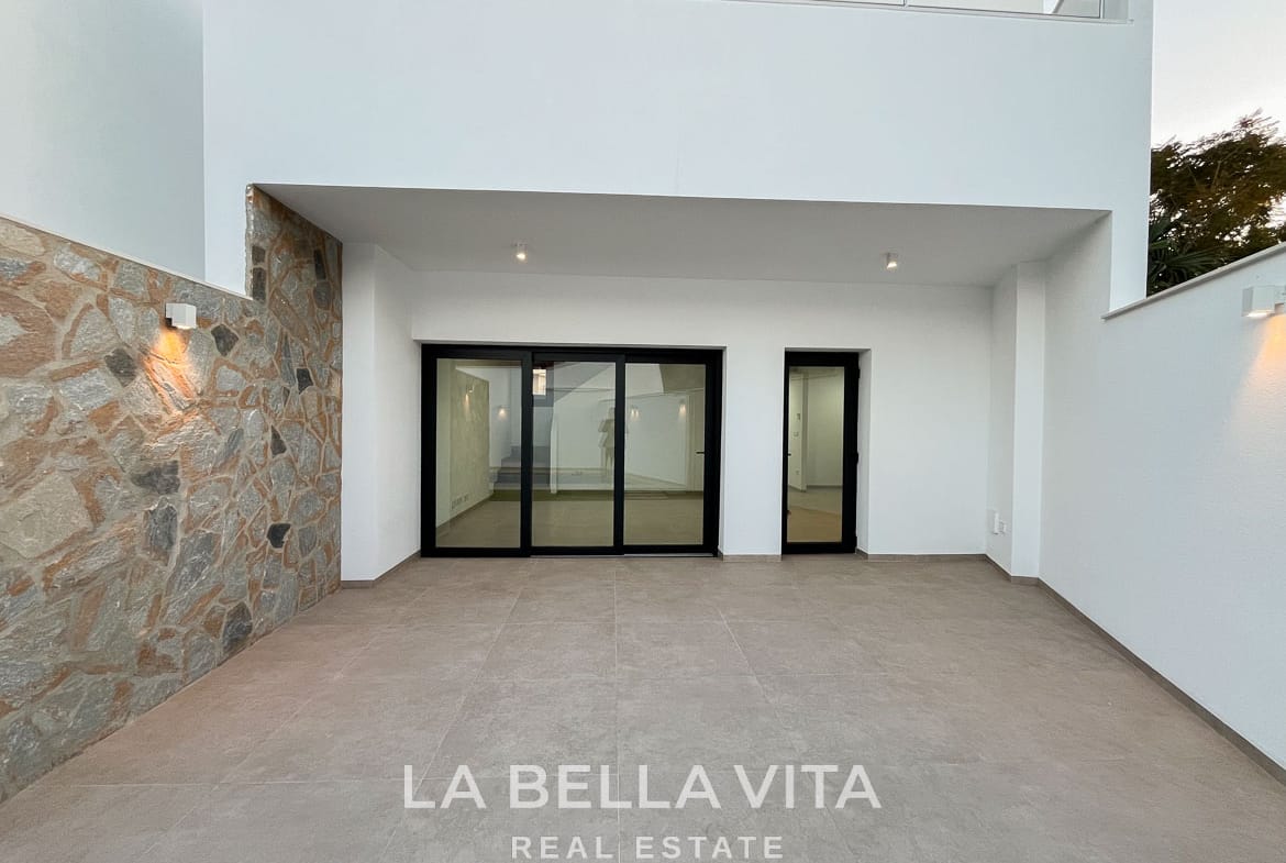 Key Ready New Build Villa with Private Pool for sale by the Beach in San Pedro del Pinatar