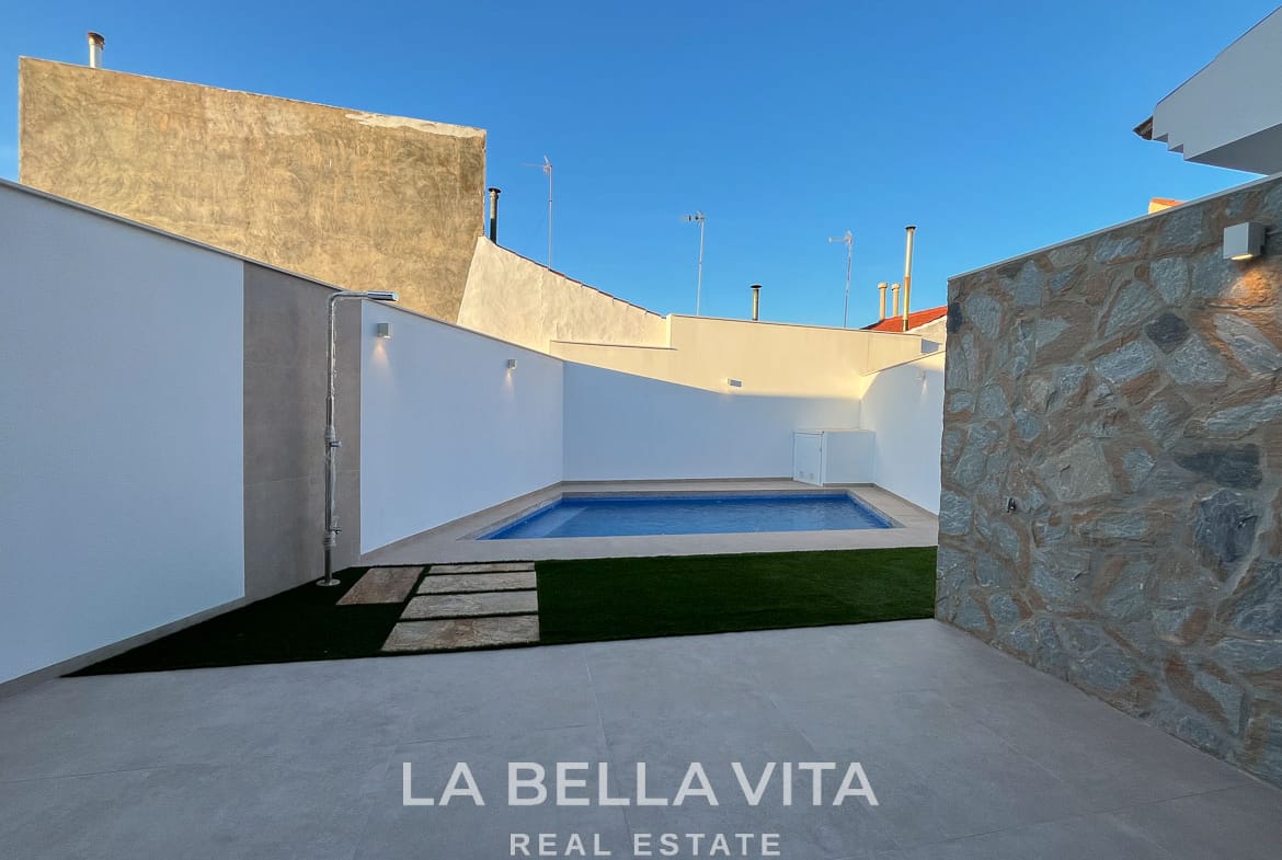 Key Ready New Build Villa with Private Pool for sale by the Beach in San Pedro del Pinatar