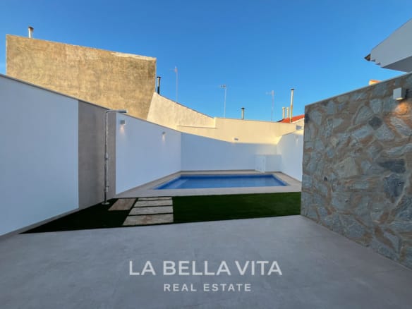 Key Ready New Build Villa with Private Pool for sale by the Beach in San Pedro del Pinatar
