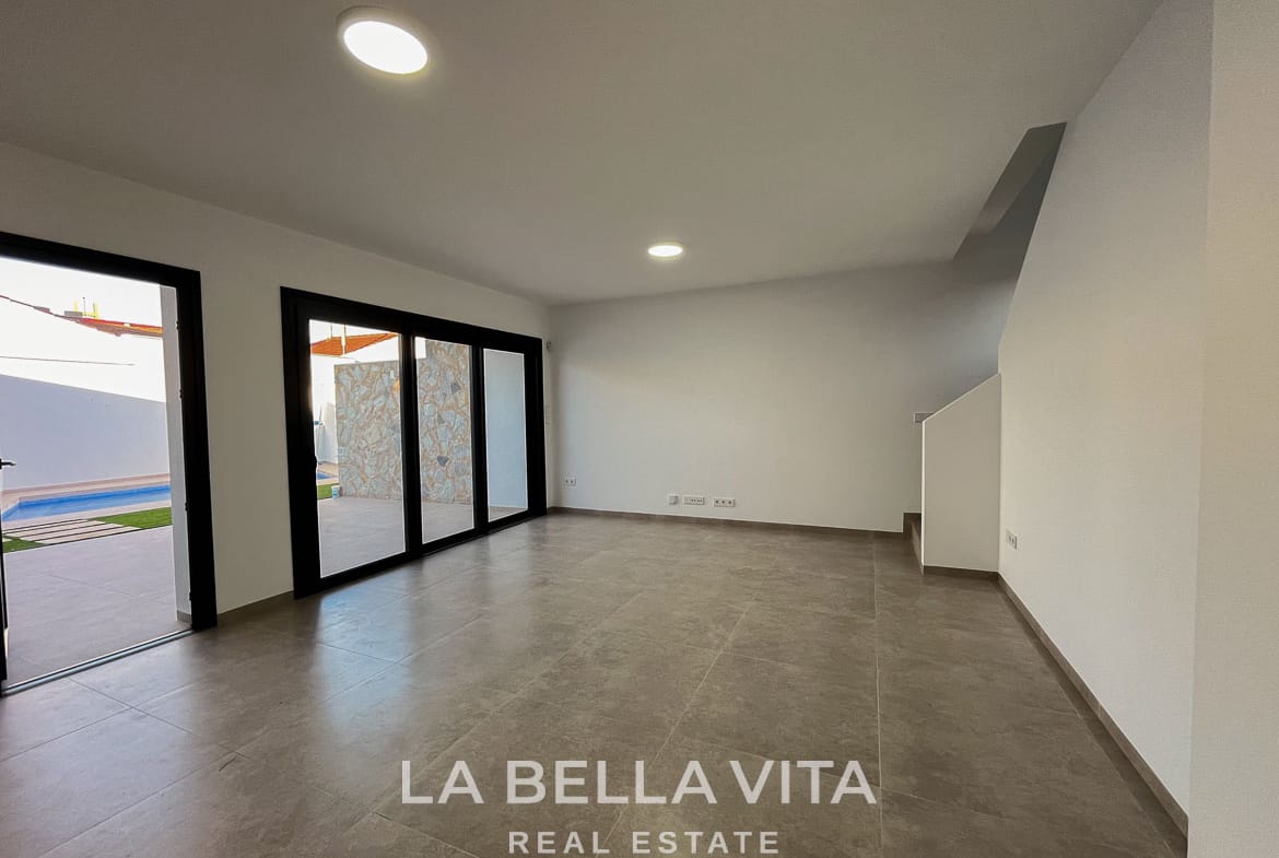 Key Ready New Build Villa with Private Pool for sale by the Beach in San Pedro del Pinatar