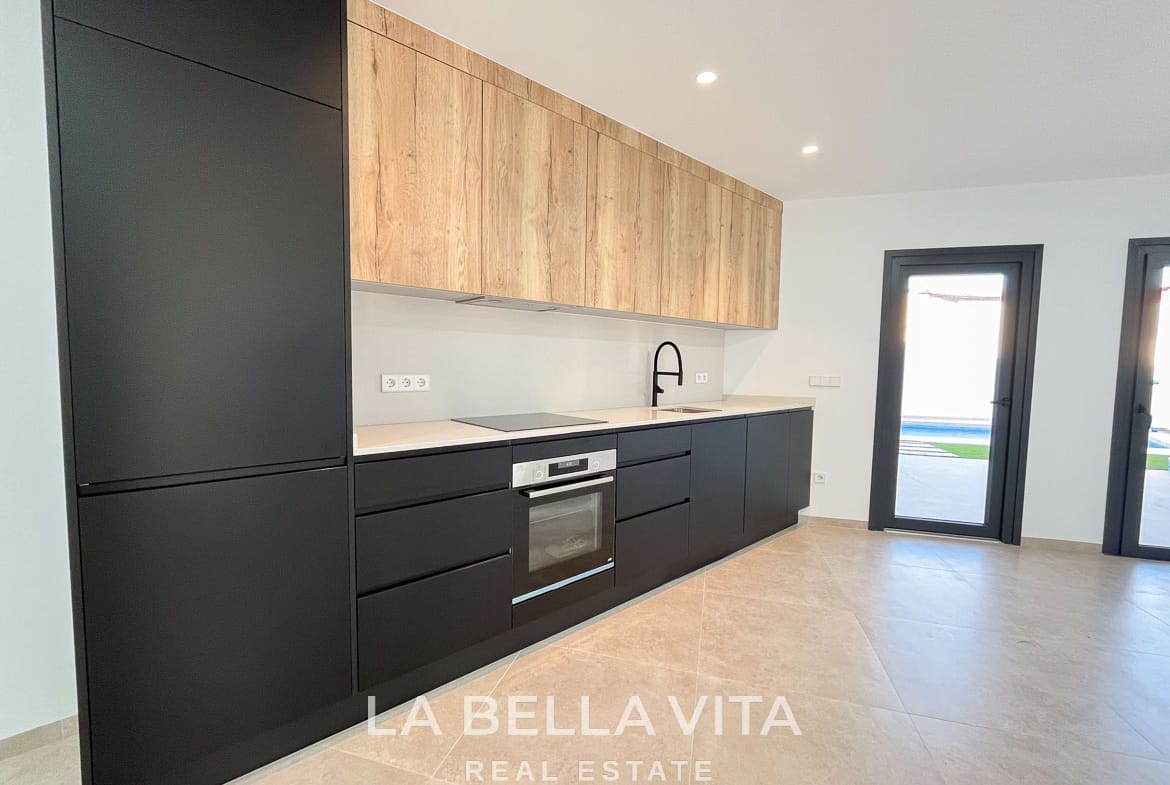 Key Ready New Build Villa with Private Pool for sale by the Beach in San Pedro del Pinatar