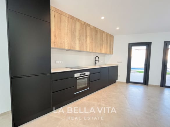 Key Ready New Build Villa with Private Pool for sale by the Beach in San Pedro del Pinatar