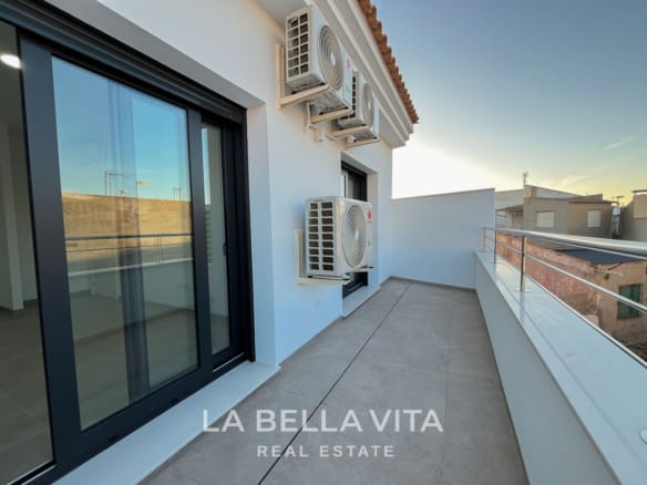 Key Ready New Build Villa with Private Pool for sale by the Beach in San Pedro del Pinatar
