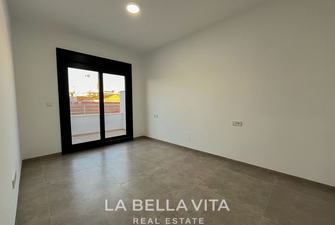 Key Ready New Build Villa with Private Pool for sale by the Beach in San Pedro del Pinatar