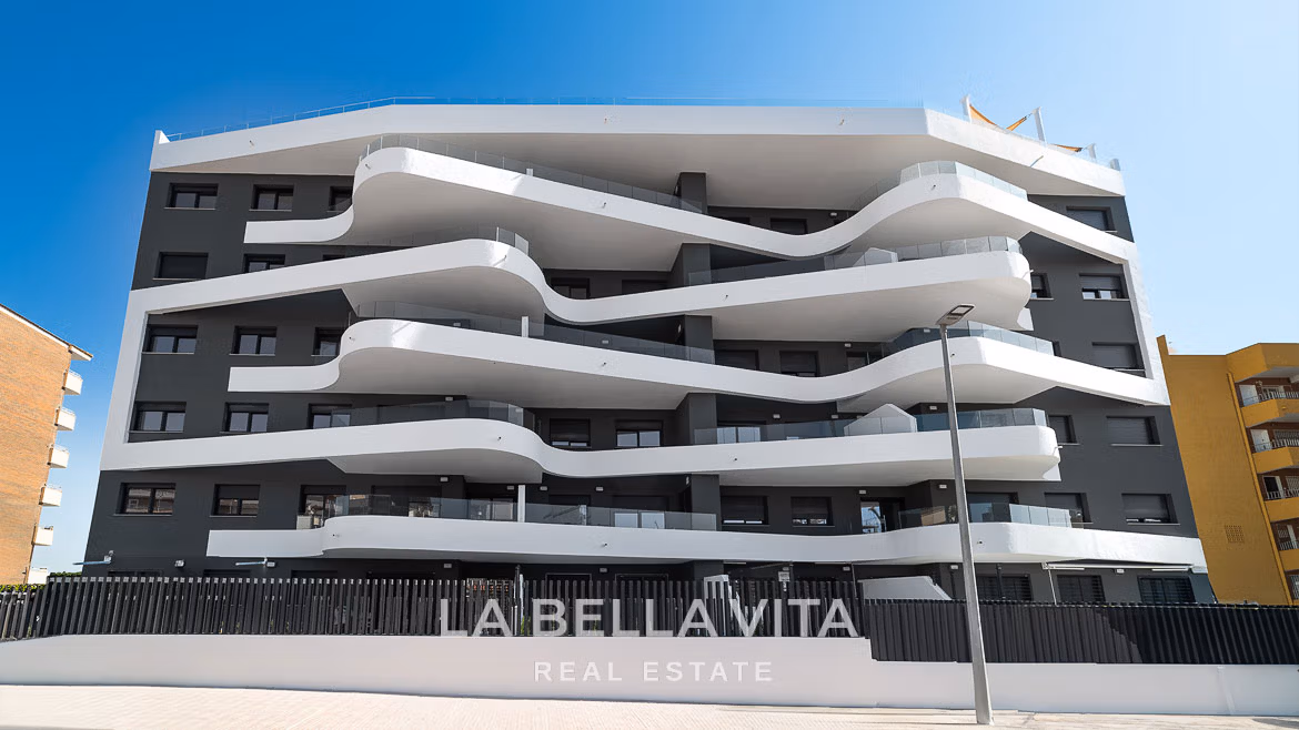 Key Ready Homes Just 300 Metres from the Sea: New Build Apartments near the Beach for sale in Punta Prima, Torrevieja – Costa Blanca