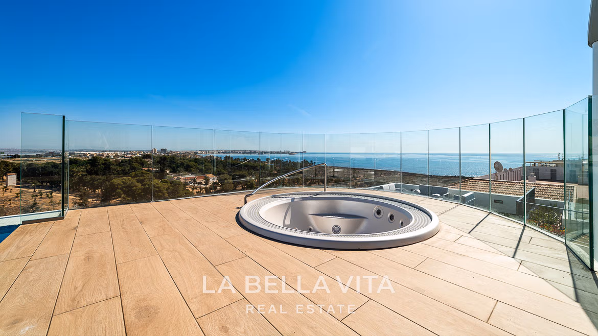 Key Ready Homes Just 300 Metres from the Sea: New Build Apartments near the Beach for sale in Punta Prima, Torrevieja – Costa Blanca