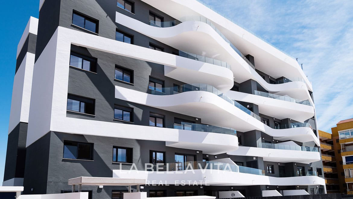 Key Ready Homes Just 300 Metres from the Sea: New Build Apartments near the Beach for sale in Punta Prima, Torrevieja – Costa Blanca