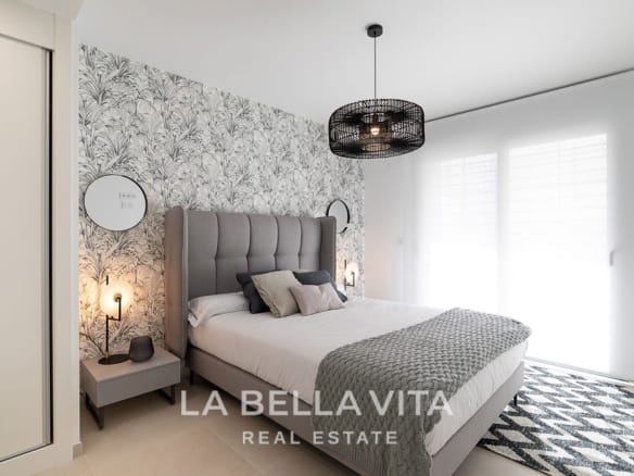 Key Ready Homes Just 300 Metres from the Sea: New Build Apartments near the Beach for sale in Punta Prima, Torrevieja – Costa Blanca