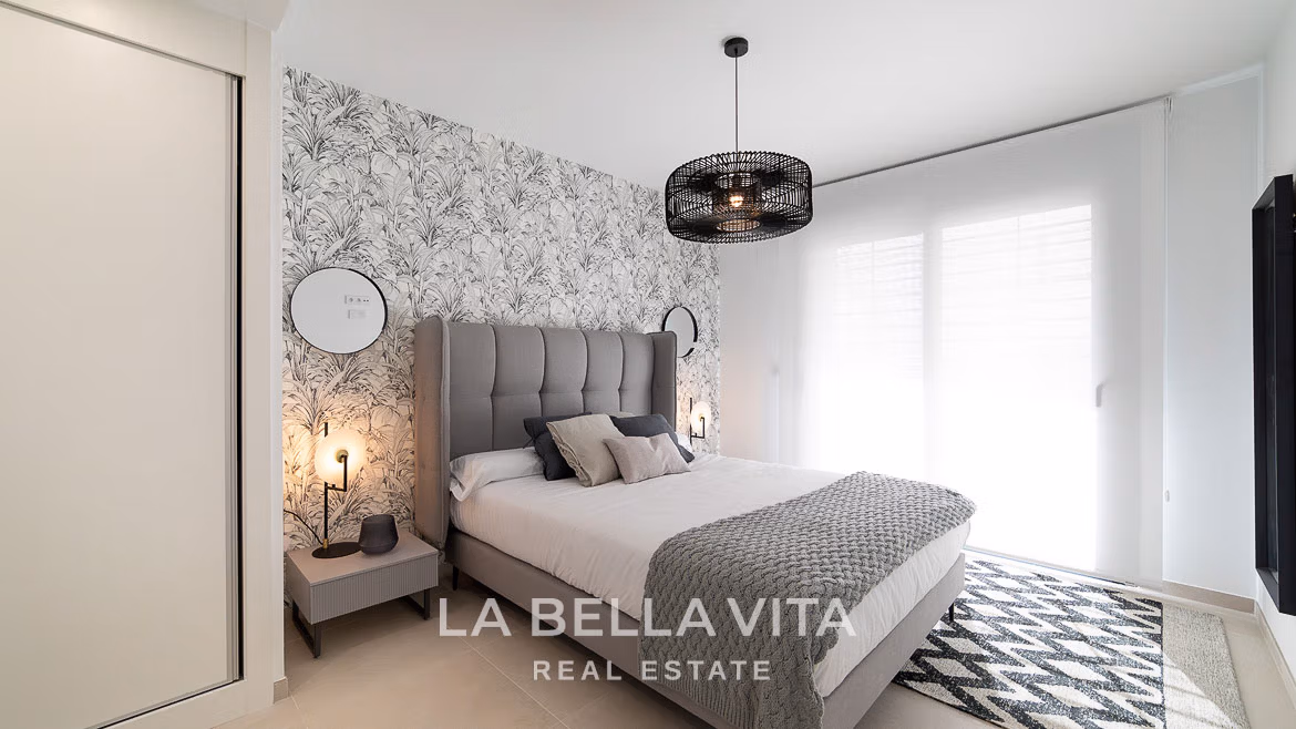 Key Ready Homes Just 300 Metres from the Sea: New Build Apartments near the Beach for sale in Punta Prima, Torrevieja – Costa Blanca