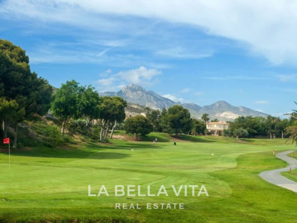 New Build Villas with golf and sea views for sale on Bonalba Golf Course in Muchamiel, Alicante, Spain